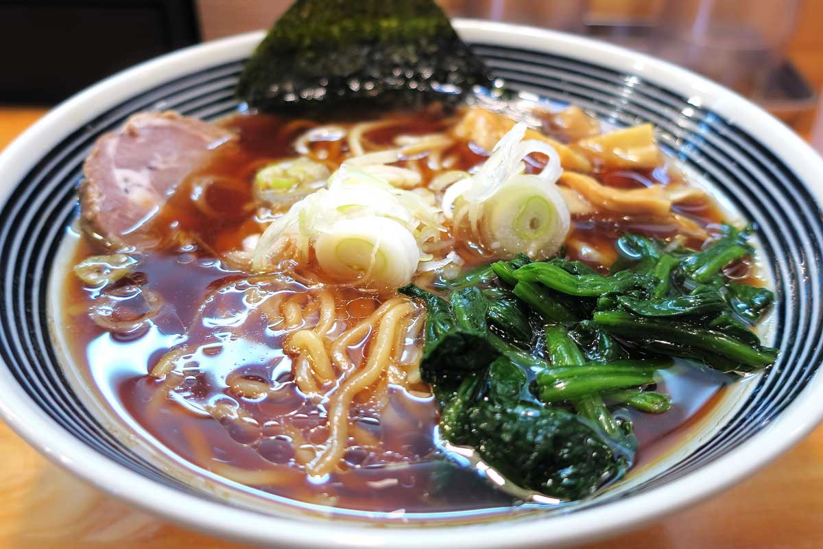 鳥取県東伯郡琴浦町にオープンした『生姜醤油ラーメン 麺や たまゆら』の生姜醤油ラーメン