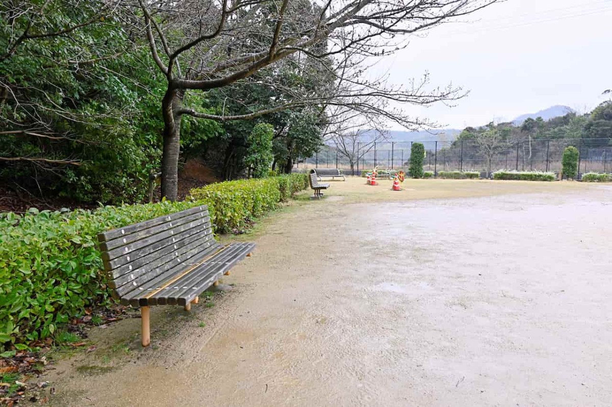 島根県松江市『福田運動公園』に設置されているベンチ