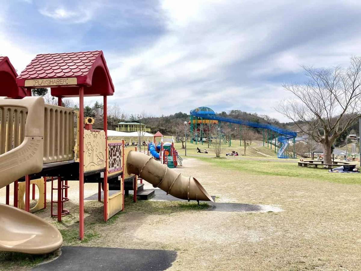 島根県仁多郡奥出雲町にある『みなり遊園地』の様子