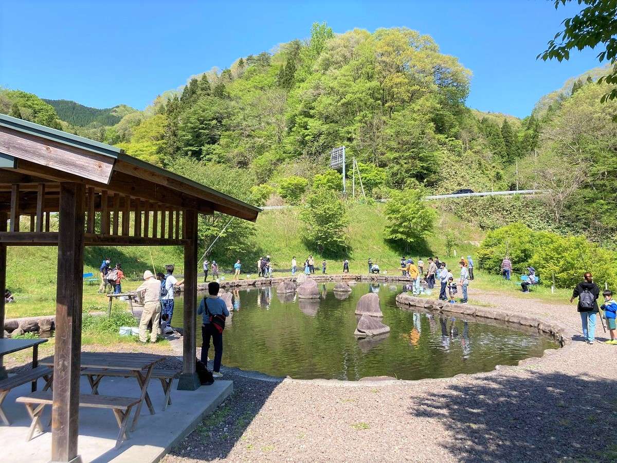 島根県飯南町_ヤマメ釣り堀_子ども連れ_人気_おでかけ