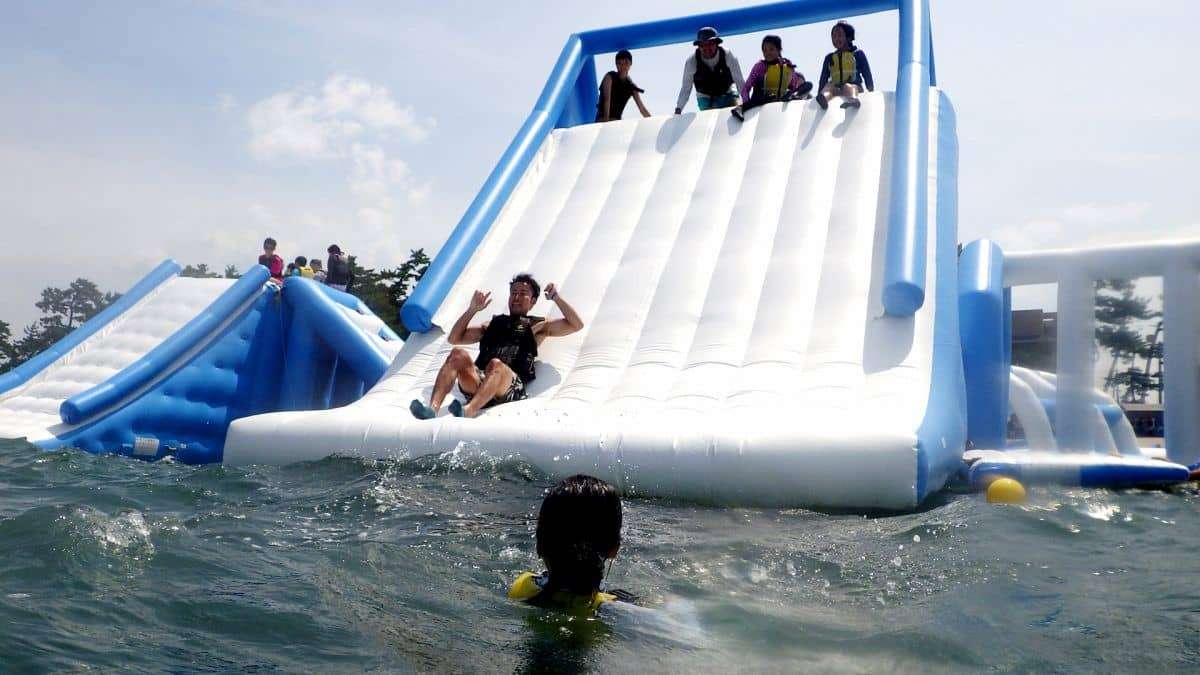 島根県浜田市イベント_海水浴場_海上アスレチック_海神_カイジン_料金_開催時期_子ども