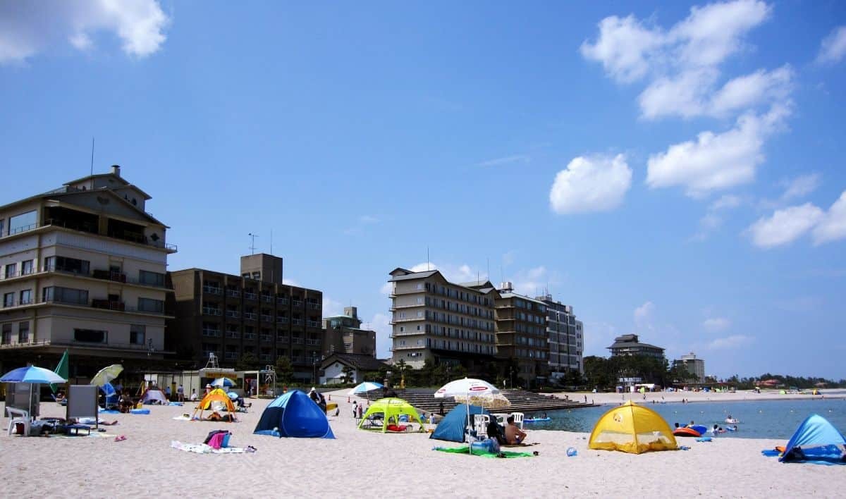 鳥取県米子市にあるおすすめ海水浴場『皆生温泉海遊ビーチ』