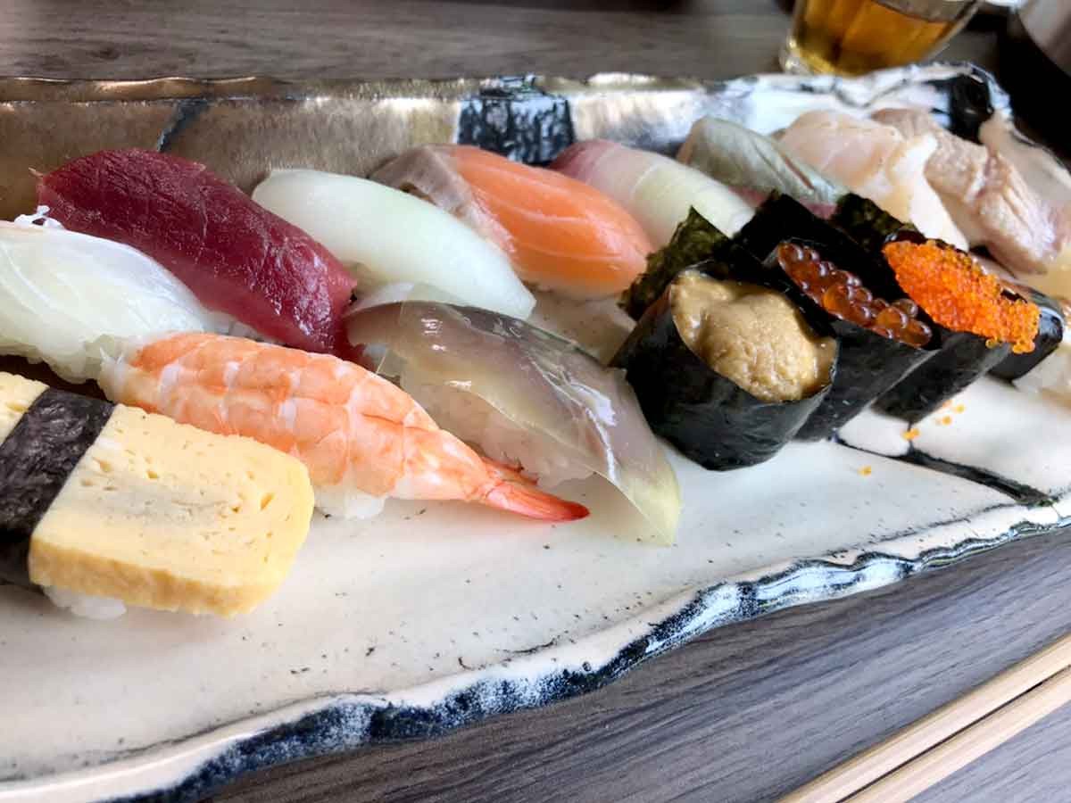 寿司創作dining魚魚 1000円以下のランチやってます カジュアルな回らないお寿司屋さん 日刊lazuda ラズダ 島根 鳥取を知る 見る 食べる 遊ぶ 暮らすwebマガジン