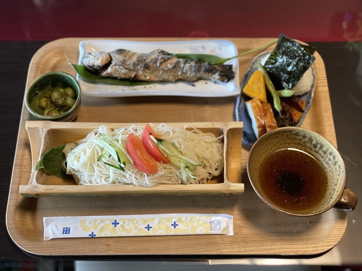 島根県雲南市_カフェ_穴場_絶景_おすすめ_ランチ_山ん中の古民家cafe下上屋