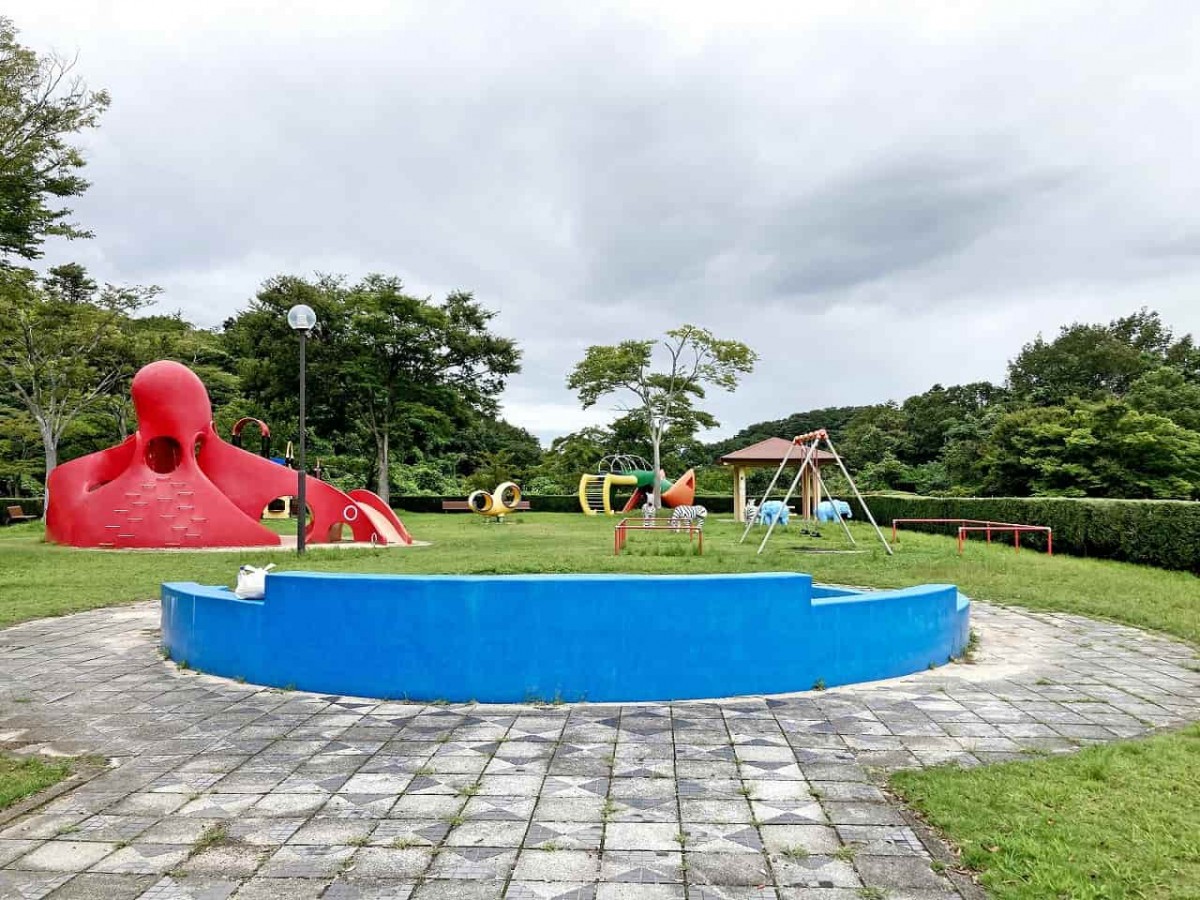 島根県益田市_公園_子ども連れ_お出かけ_浜田市旭運動園_駐車場_すべり台