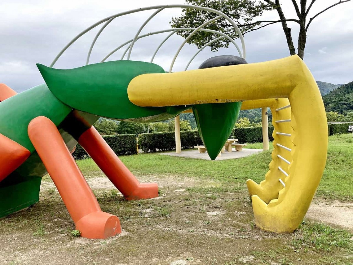 島根県益田市_公園_子ども連れ_お出かけ_浜田市旭運動園_駐車場_すべり台