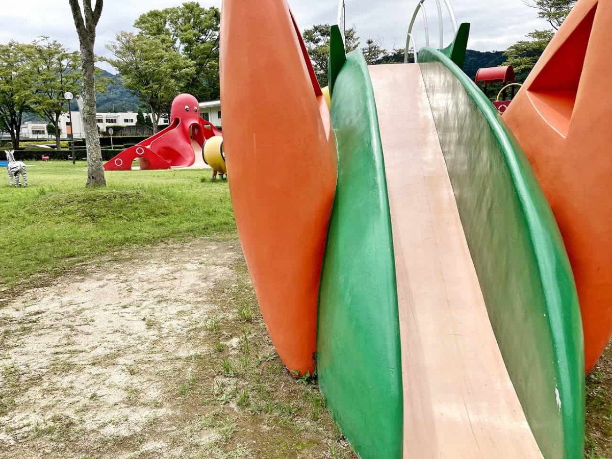 島根県益田市_公園_子ども連れ_お出かけ_浜田市旭運動園_駐車場_すべり台