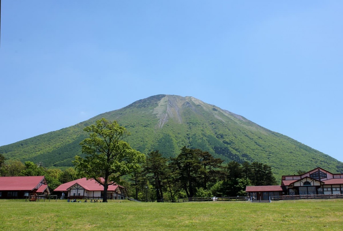 人気記事_【しまとりクイズ】大山に次ぐ鳥取で2番目に高い山はどこ？＠第65問