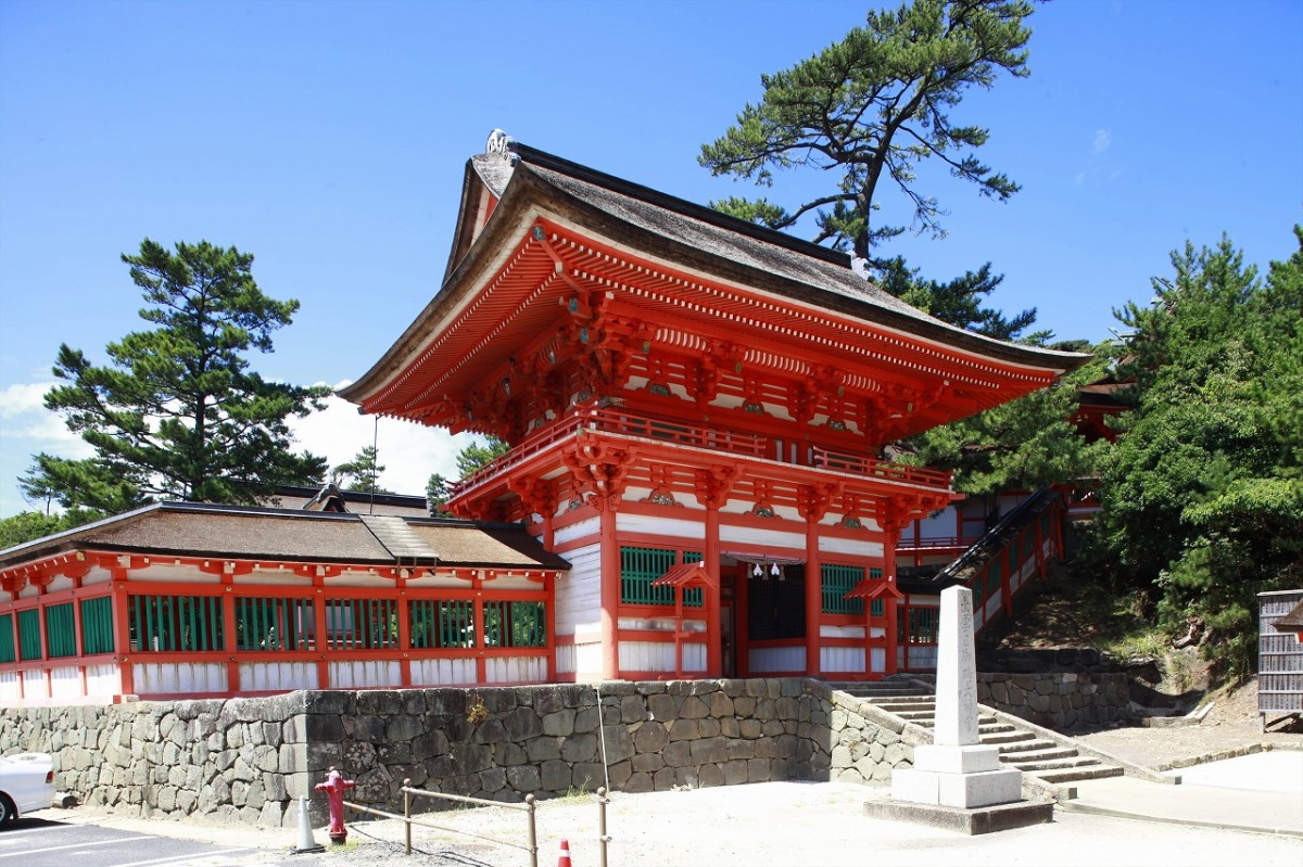 島根県出雲市の注目イベント「出雲神楽定期公演」の舞台となる日御碕神社