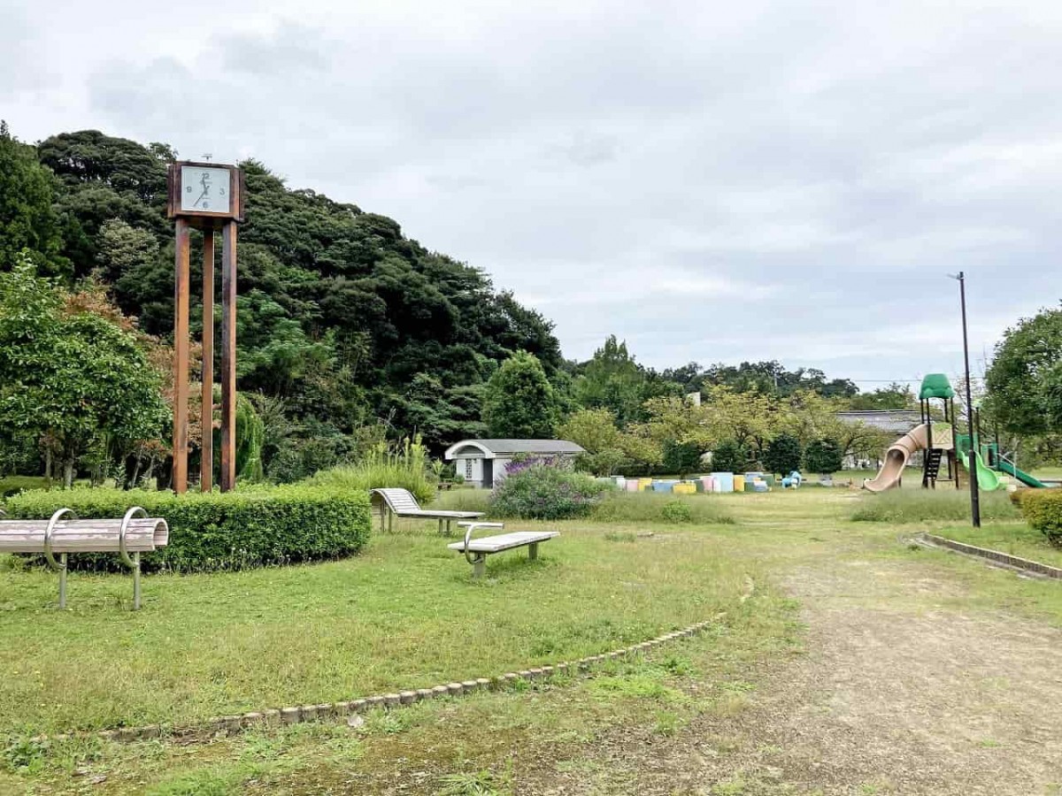 鳥取市鹿野町_公園_遊具_すべり台_おすすめ_ピクニック_鹿野町温泉公園_駐車場_場所