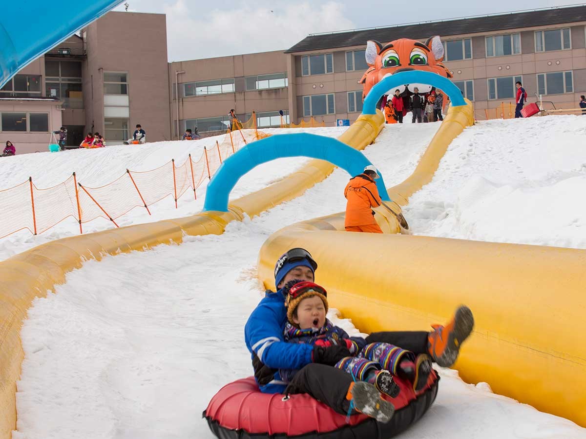人気記事_『ひるぜんキッズスノーパーク』今年も登場！雪のアトラクション多数で子どもも大喜びです