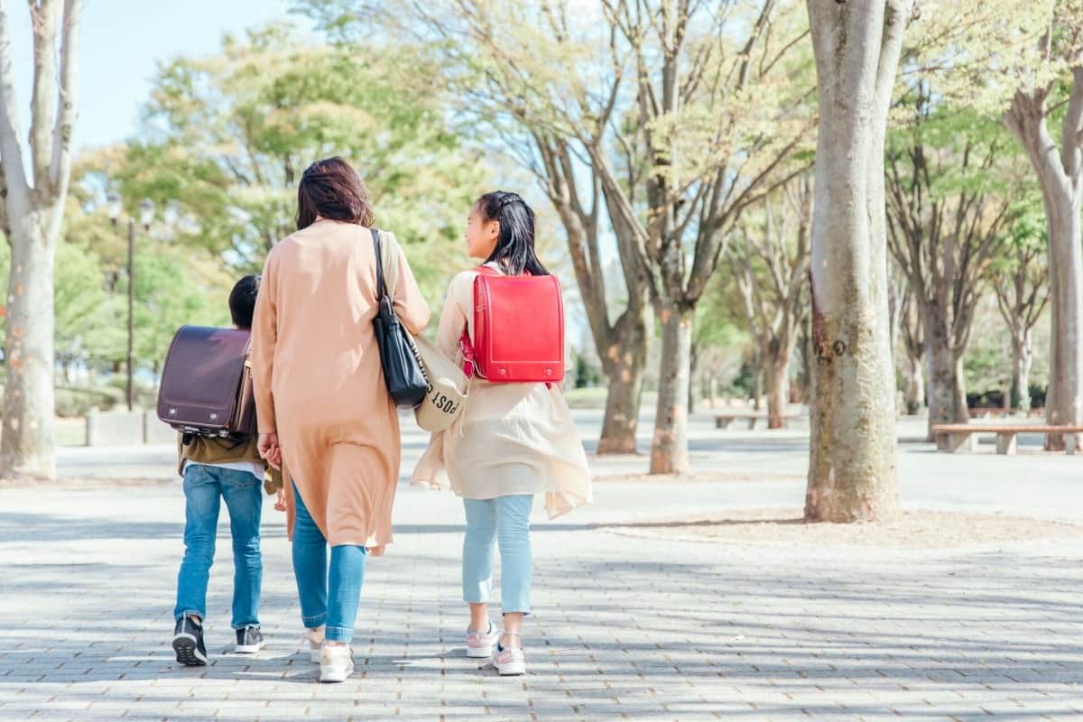 小学生の子どもとママ