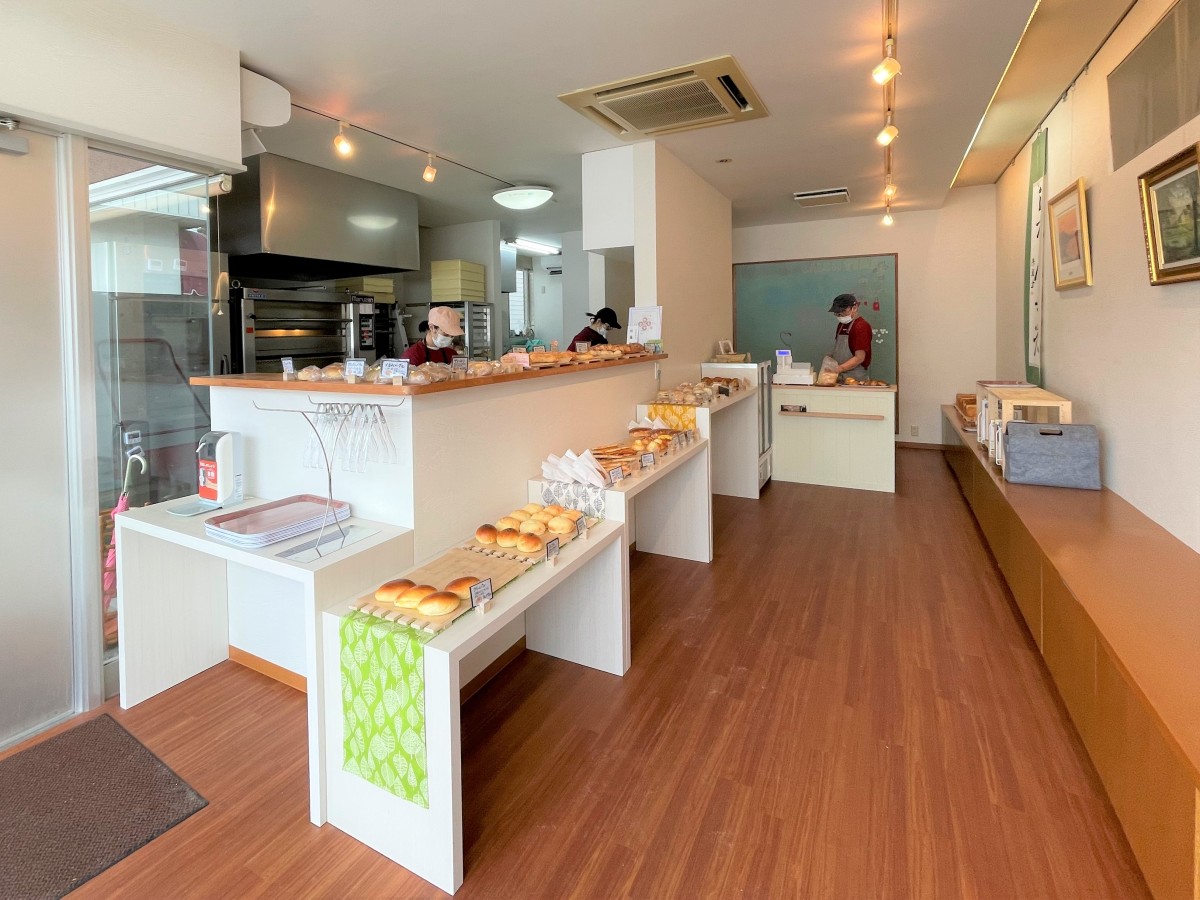 島根県奥出雲町の人気パン屋『GASENDO（ガセンドウ）』の店内の様子