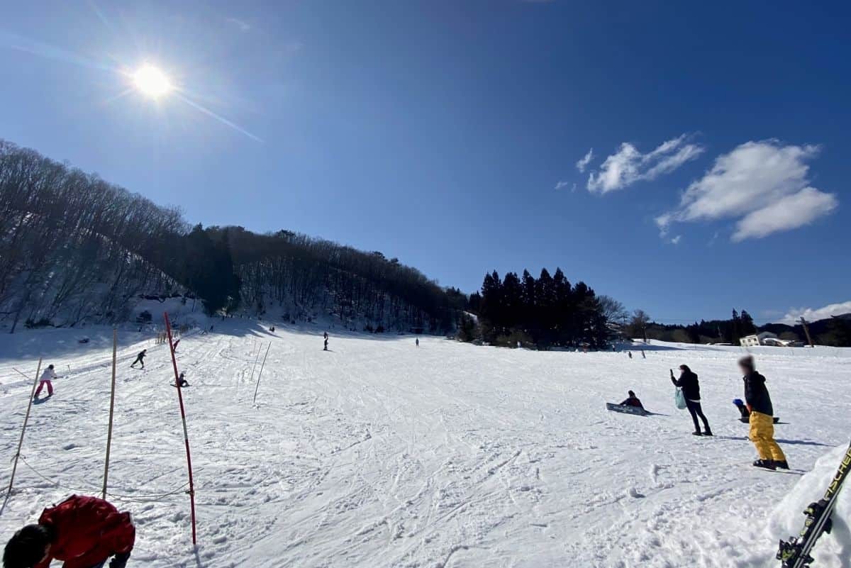 島根県奥出雲町にある『三井野原スキー場』のゲレンデの様子