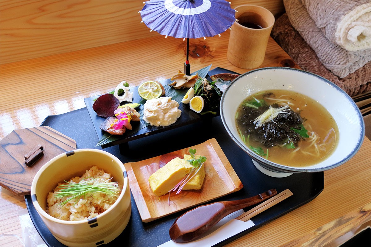 出雲市に新しくオープンしたラーメン店『麺処わや』の提供ラーメン