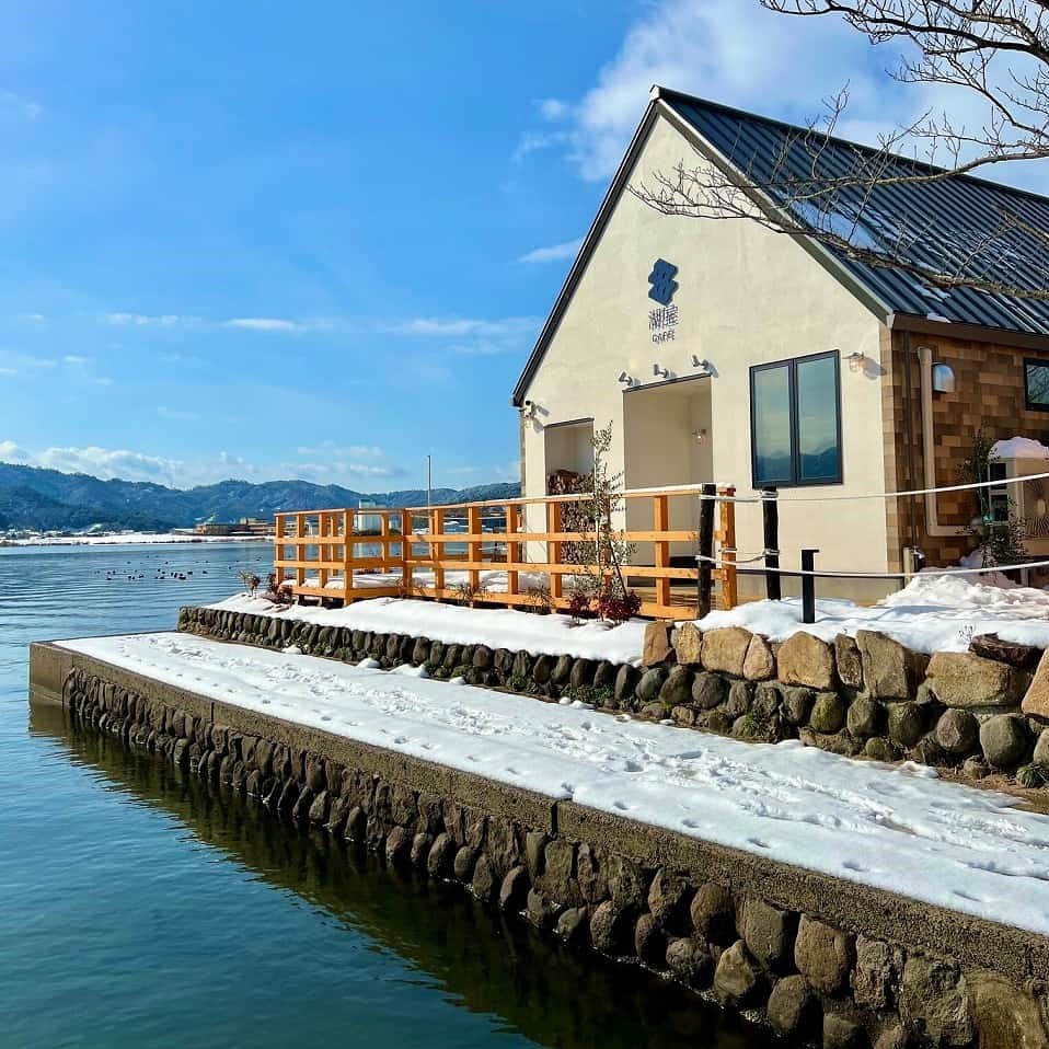 鳥取県東伯郡湯梨浜町にあるカフェ『湖屋』の外観の様子