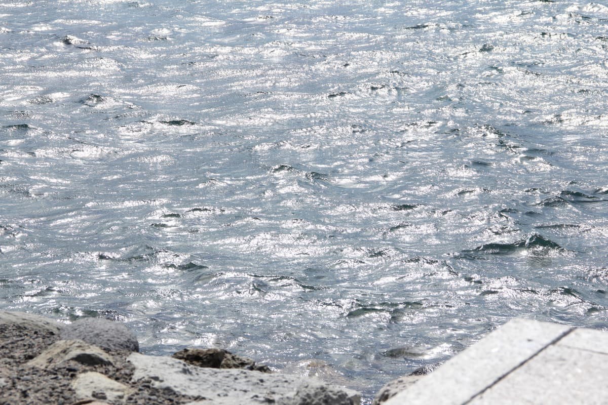 鳥取県琴浦町にある穴場観光スポット『波しぐれ三度笠』の様子