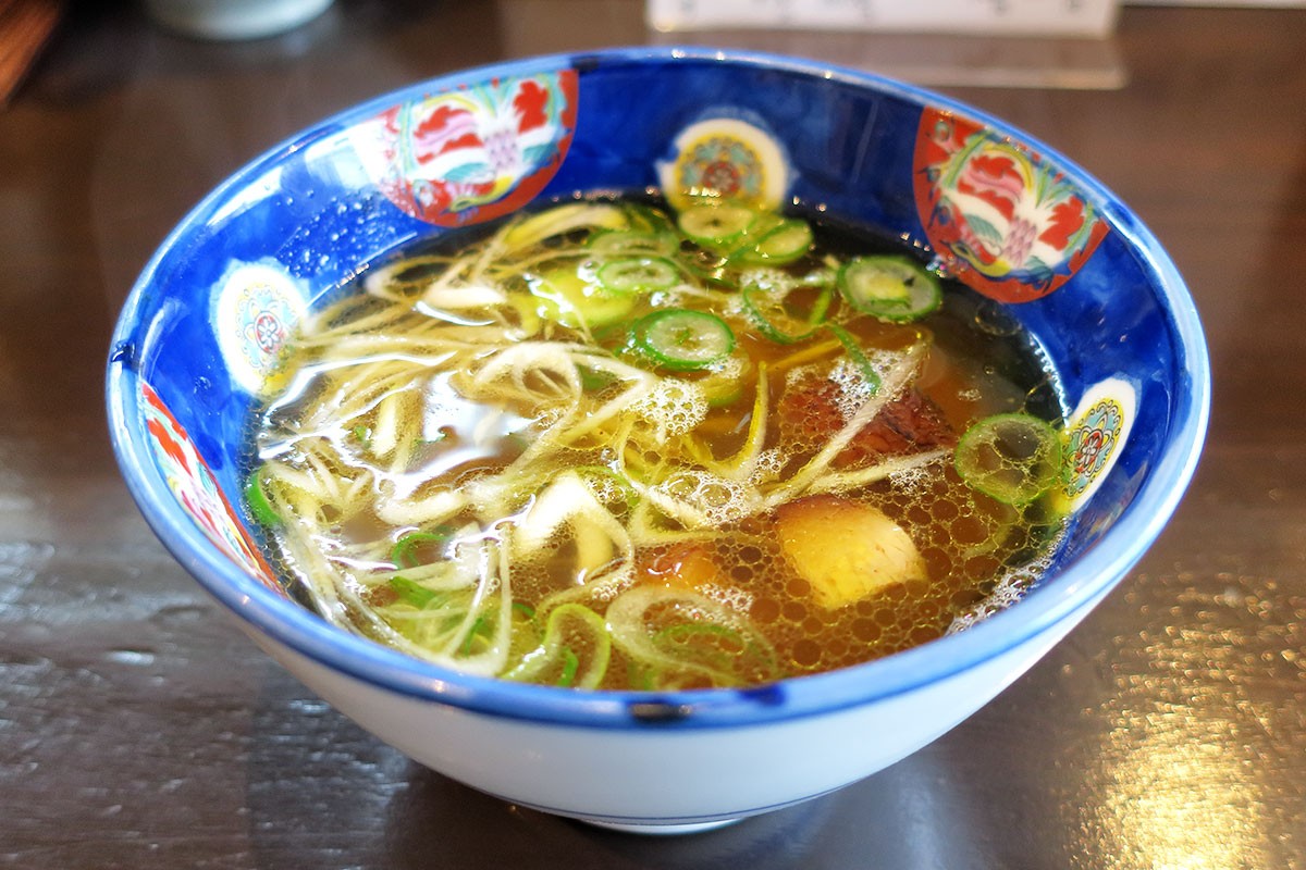 島根県松江市の人気ラーメン店『支那そば かつみ』の「つけそば」