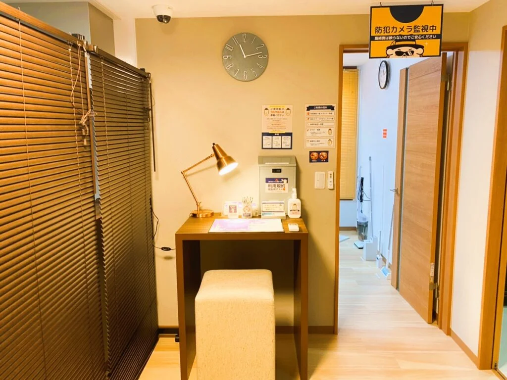島根県松江市（JR松江駅前）にオープンした完全無人のセルフ脱毛サロン『ハイジ』の店内
