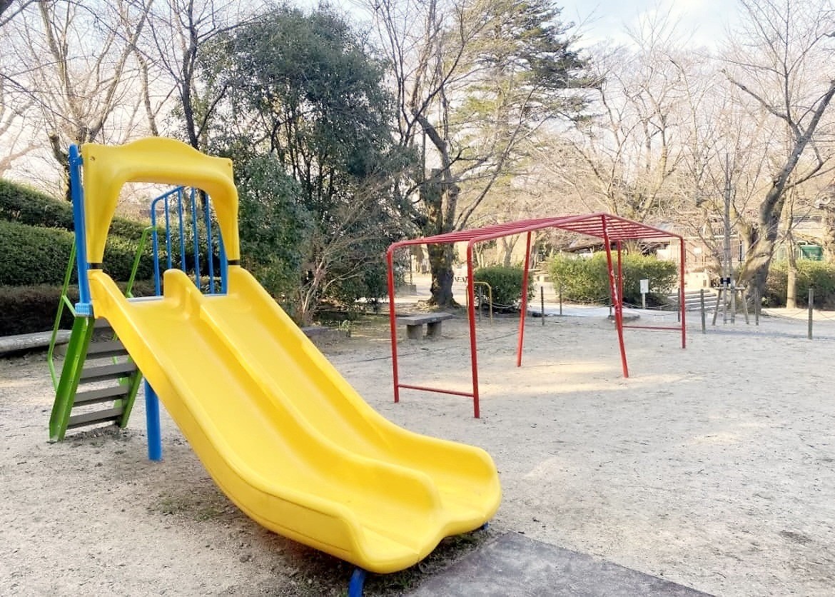 鳥取県倉吉市にある『打吹公園』の遊具の様子