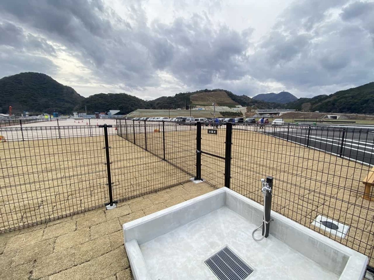 島根県大田市にオープンした『道の駅ごいせ仁摩』のドッグラン