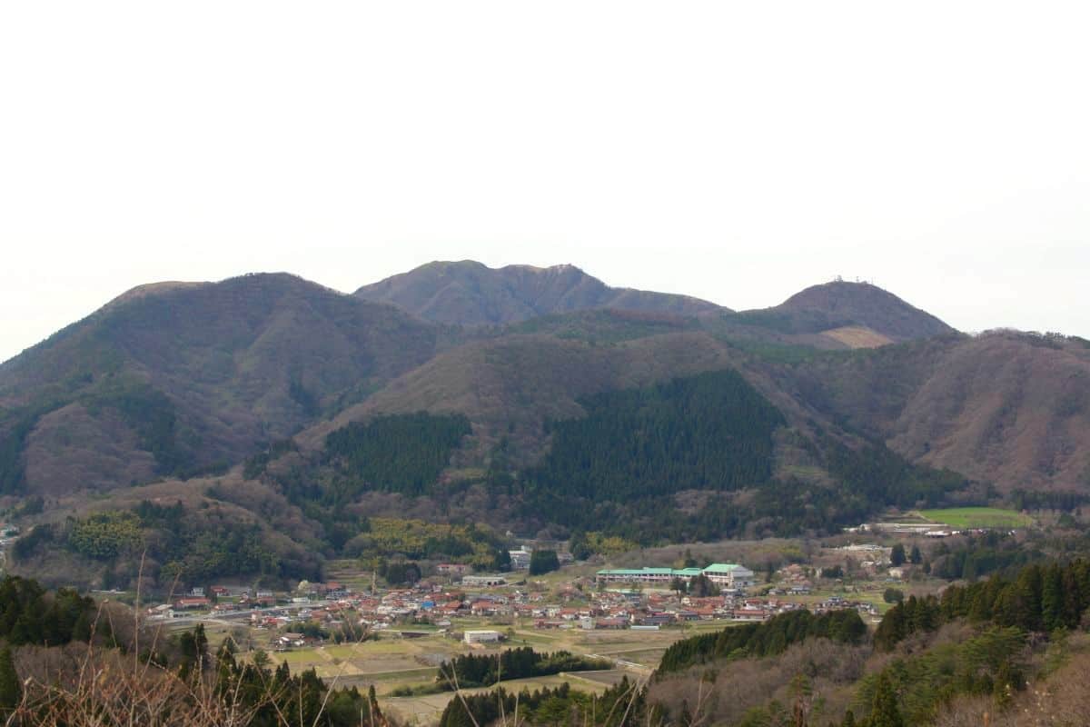 島根県大田市にある三瓶山を見晴らす絶景スポット『志学展望広場』からの眺め