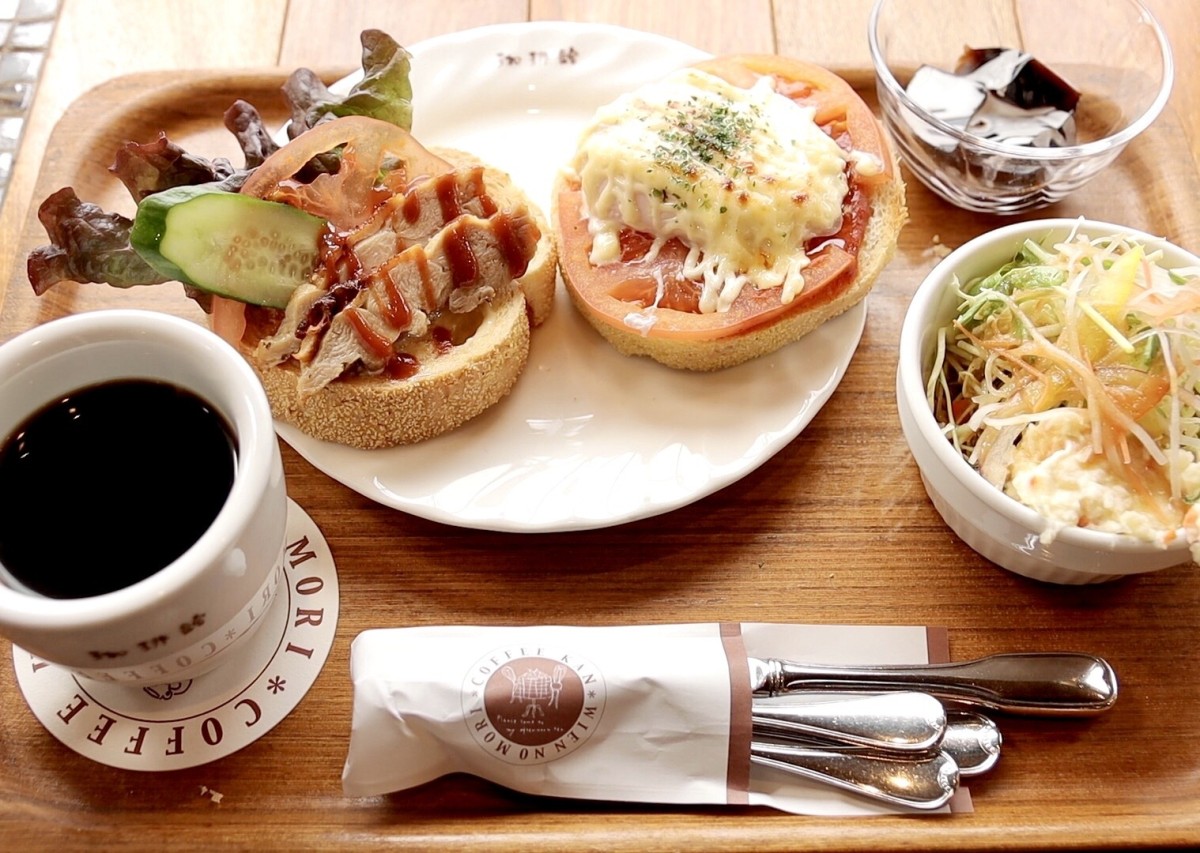松江市の喫茶『珈琲館 湖北店』のポーチドエッグモーニング