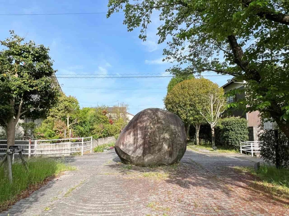 鳥取県倉吉市の「緑の彫刻プロムナード」の様子