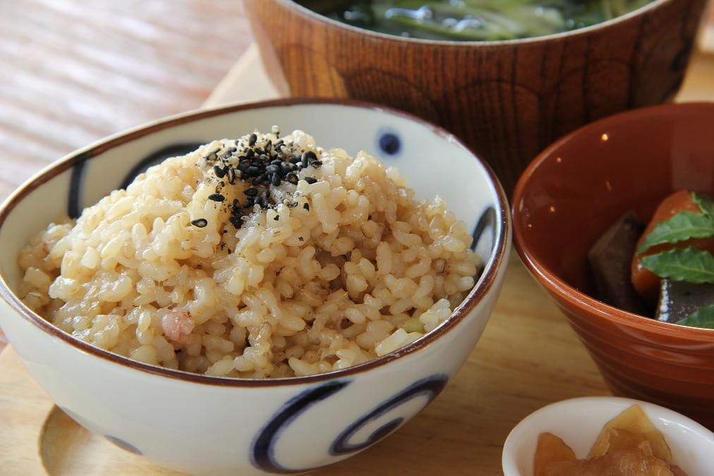 鳥取県米子市にある人気食堂『日々の糧』の「おすすめ玄米定食」
