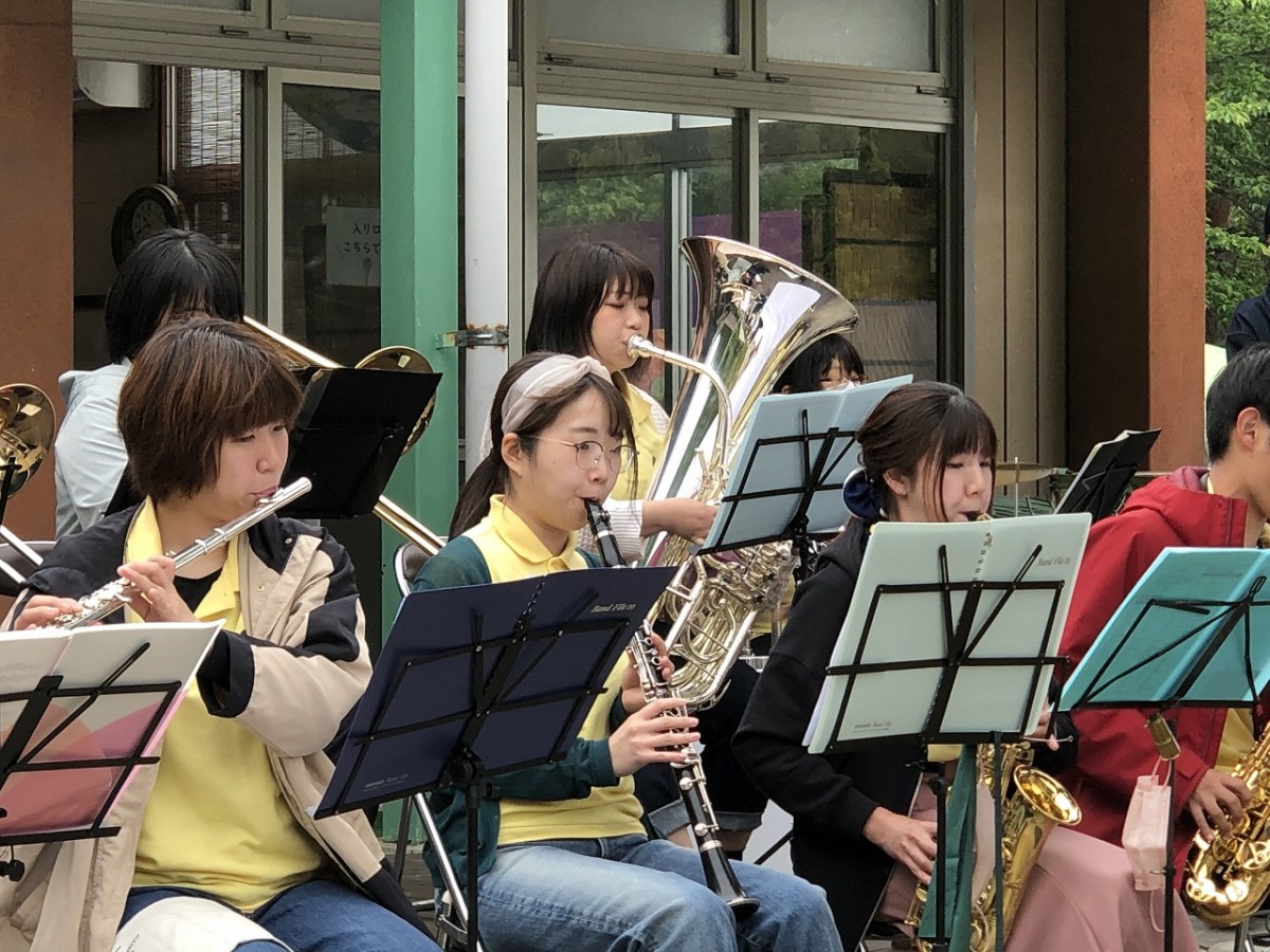 島根県江津市にある遊び場・フリースペース『プレーパークゆいのひろば』のイベント時の様子