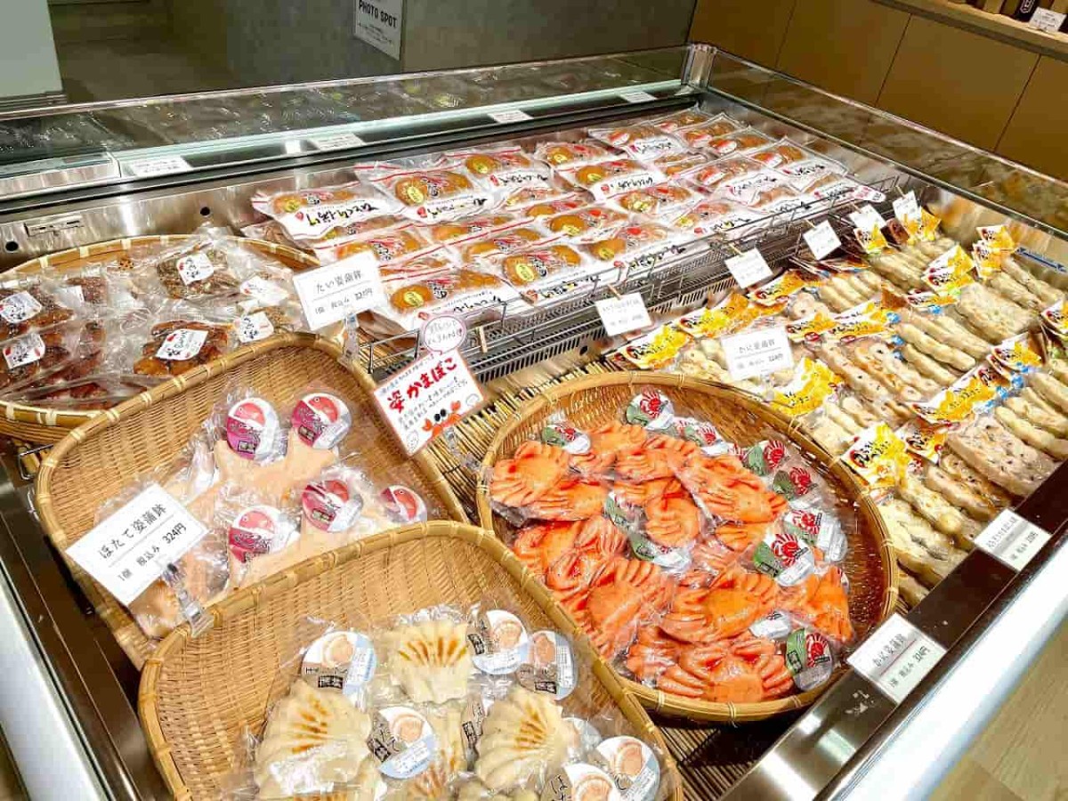 鳥取県境港市にある「練屋・かまの穂」の商品の様子