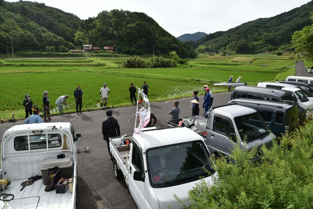 島根県雲南市吉田町で行われた草刈りイベント「草刈り応援隊」の様子