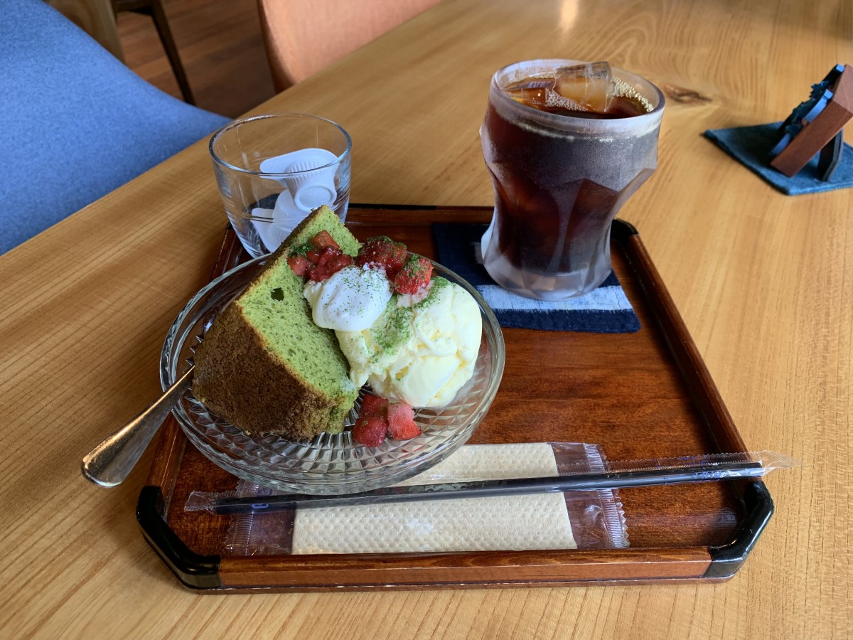 コーヒー、抹茶シフォンケーキ＋アイスクリーム