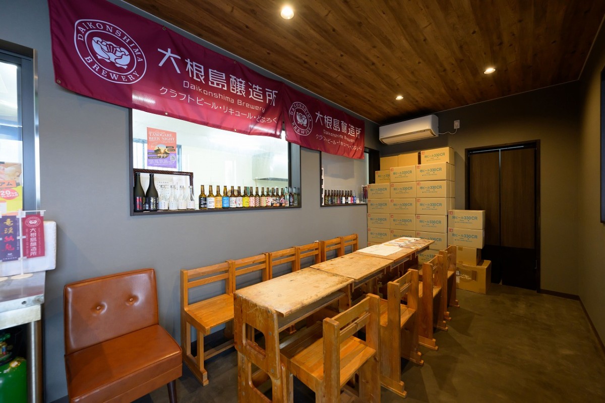 島根県松江市にあるクラフトビールブルワリー『大根島醸造所』の内観