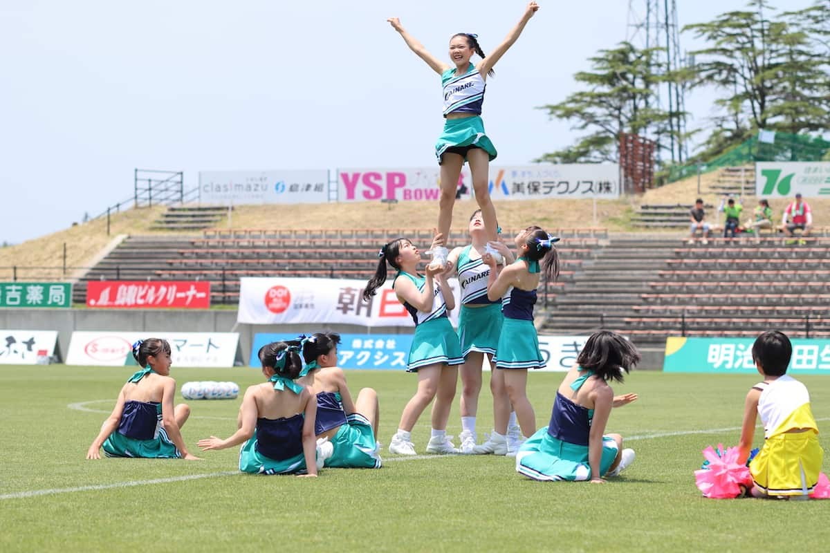 鳥取県のプロサッカークラブ「ガイナーレ鳥取」のオフシャルチアスクールのパフォーマンス