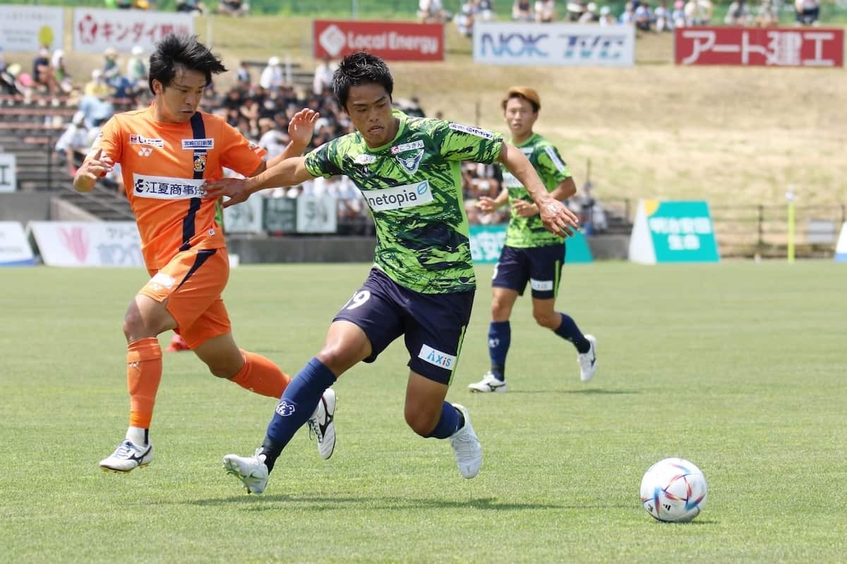 鳥取県のプロサッカークラブ「ガイナーレ鳥取」の試合風景
