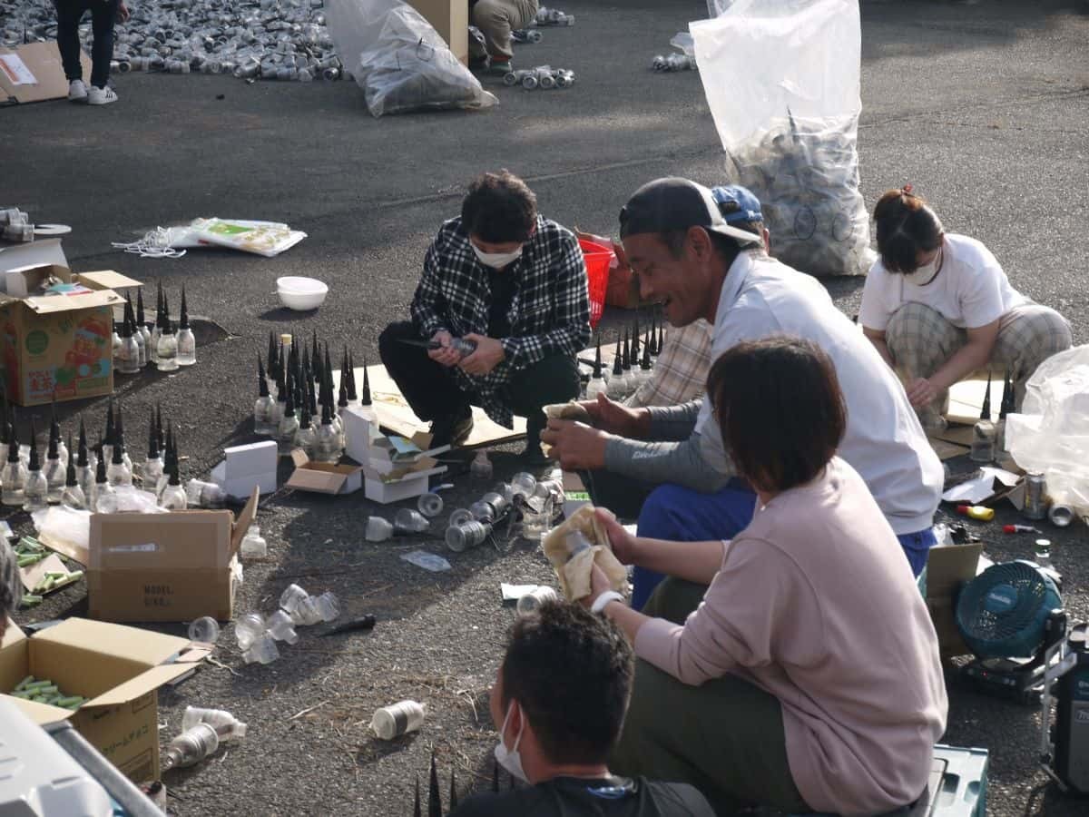 島根県奥出雲町の追谷地区で開催されるライトアップイベント「たたらの灯」の準備中の様子
