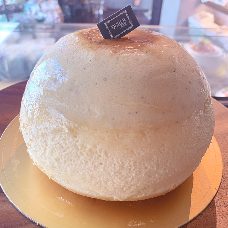 島根県出雲市にある「パティスリーデュレセゾン」のケーキ神話チーズ