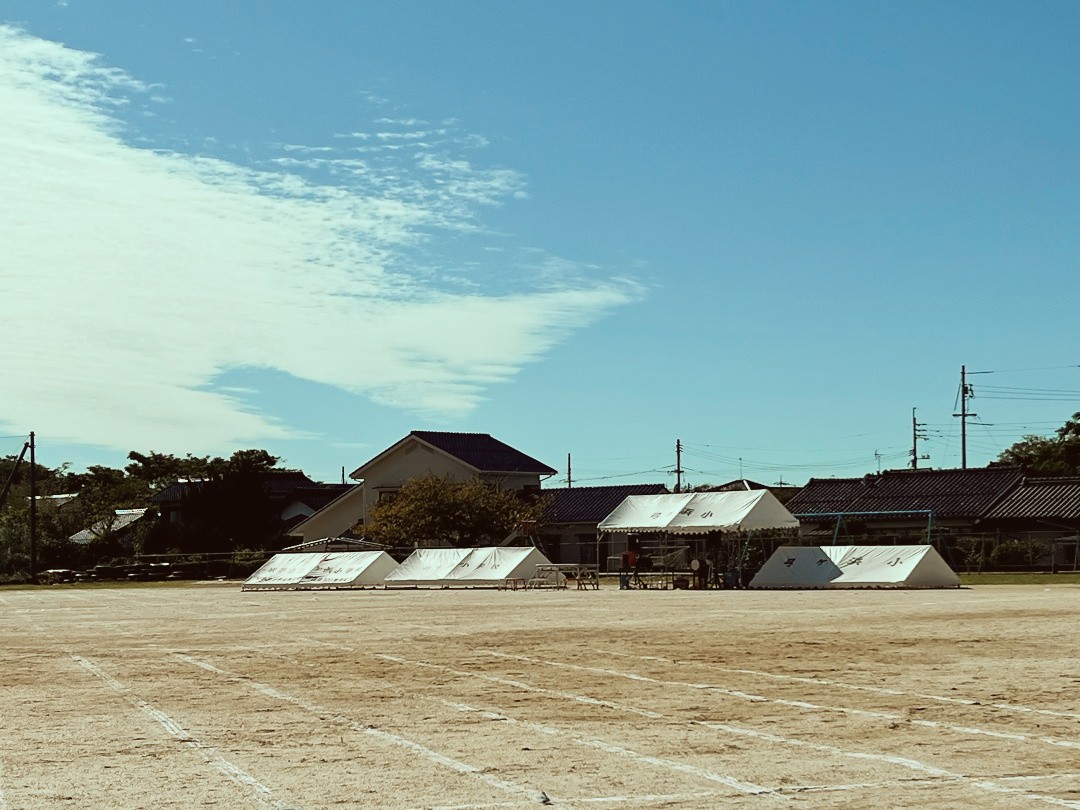 鳥取県米子市の弓ヶ浜小学校の周辺の様子
