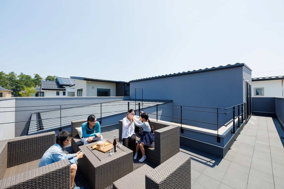 鳥取県のおすすめ工務店「ヤマタホーム クローバー住工房」による新築事例のバルコニー