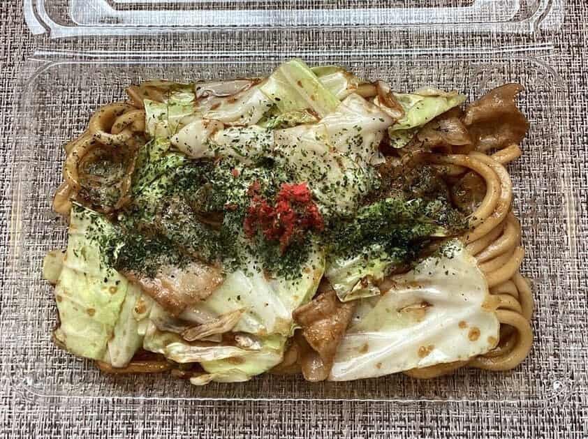 鳥取県米子市にある「関西風お好み焼き花歌米子店」の焼うどん