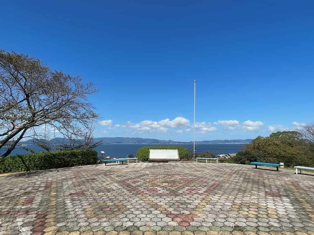 島根県安来市にある『古代出雲王陵の丘造山公園』の眺望台からの様子