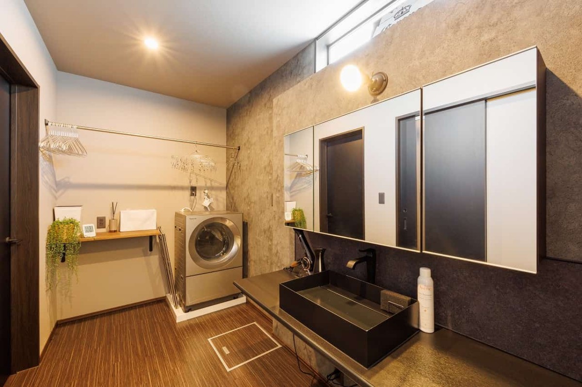 鳥取県のおすすめ工務店「ホームテック」による新築事例の洗面台スペース