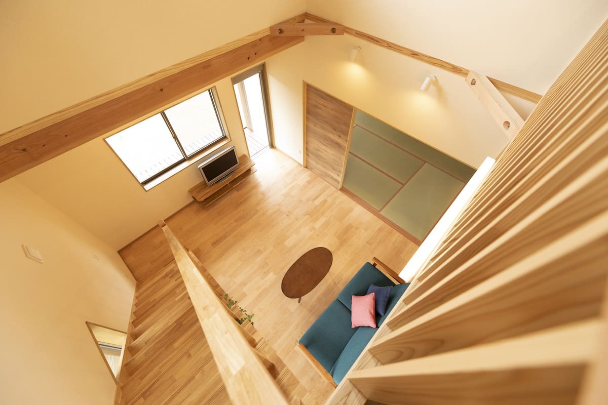 鳥取県西伯郡のおすすめ工務店「藤原建築工務店」による新築事例の2階ホールからの眺め