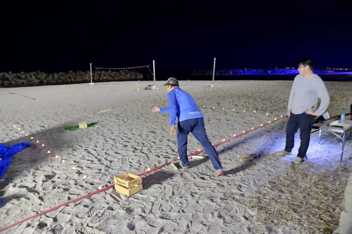 鳥取県米子市の皆生海遊ビーチで開催中「夜あそBEACH」のモルック