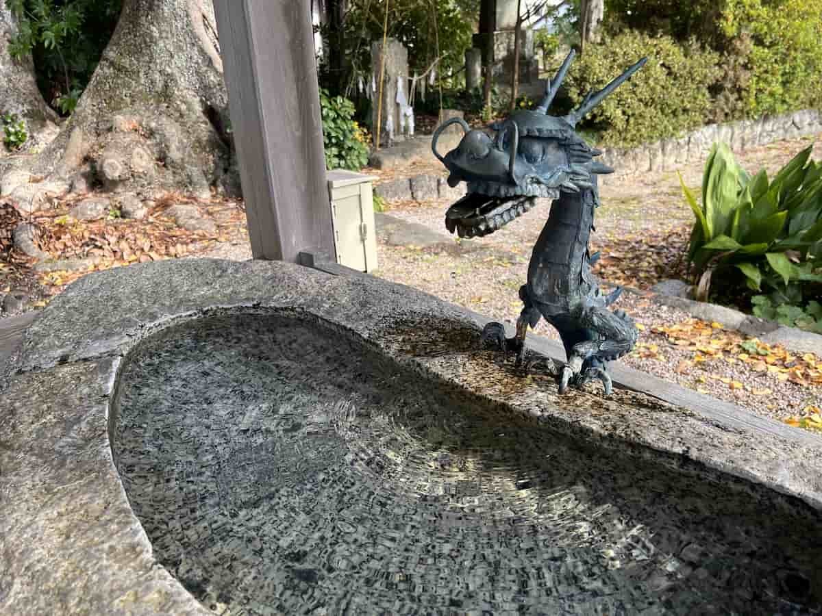 島根県松江市にある「六所神社」の手水舎
