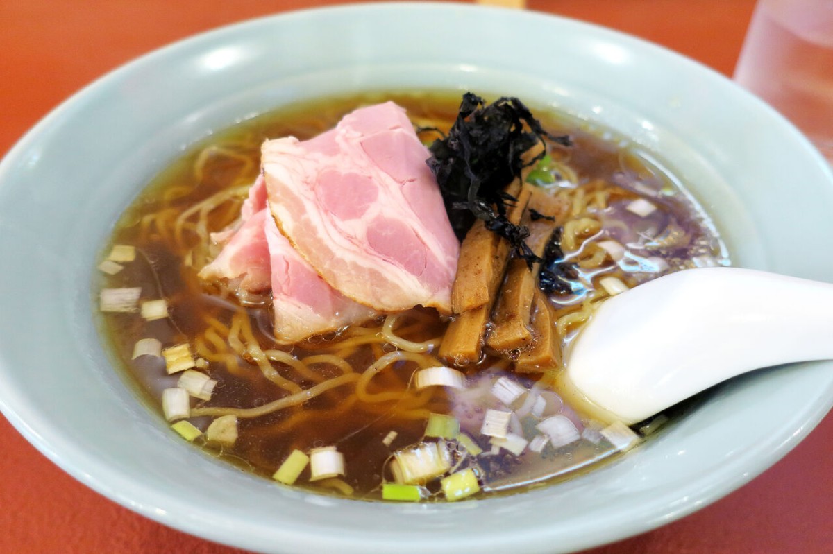 鳥取県米子市の人気中華料理店『八仙閣』のおすすめメニュー「中華そば」