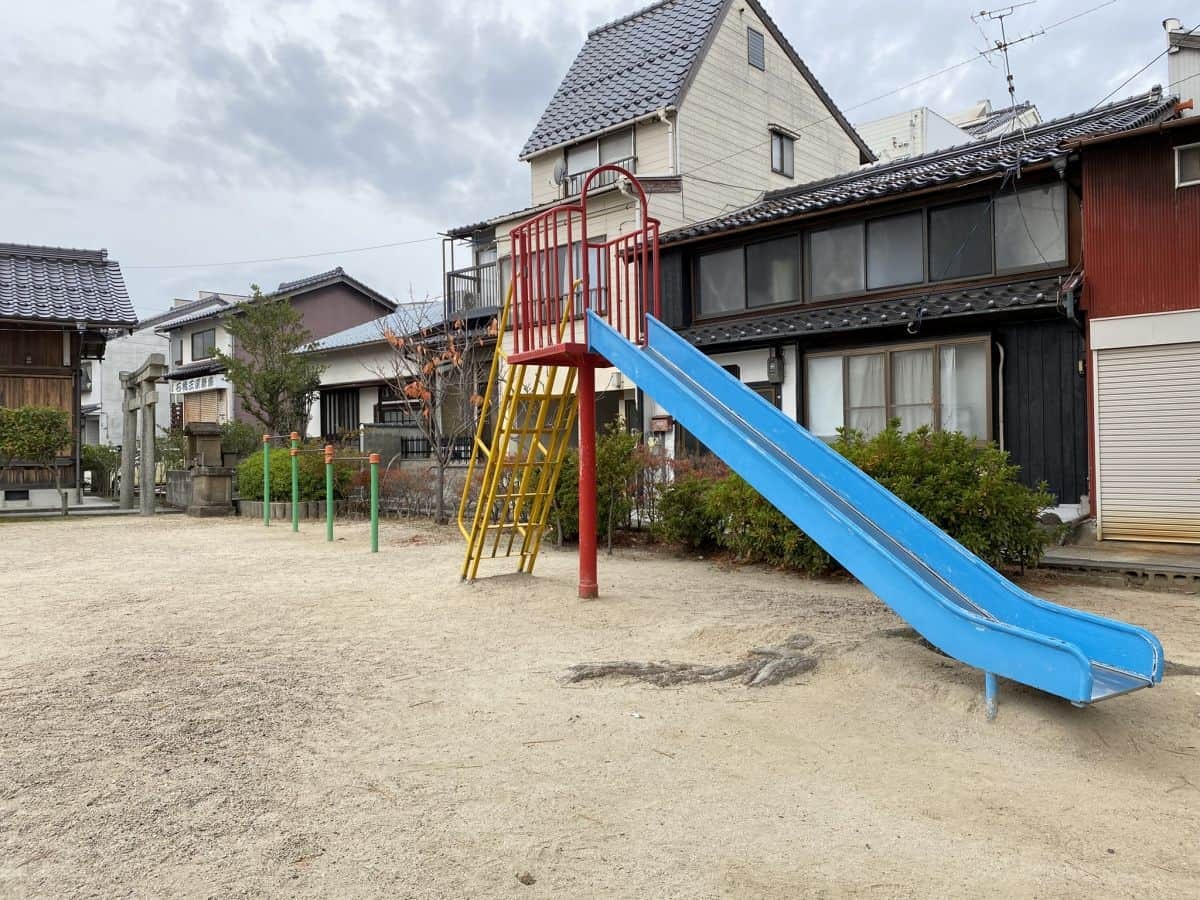 島根県松江市石橋町の『児守稲荷神社』隣にある児童公園