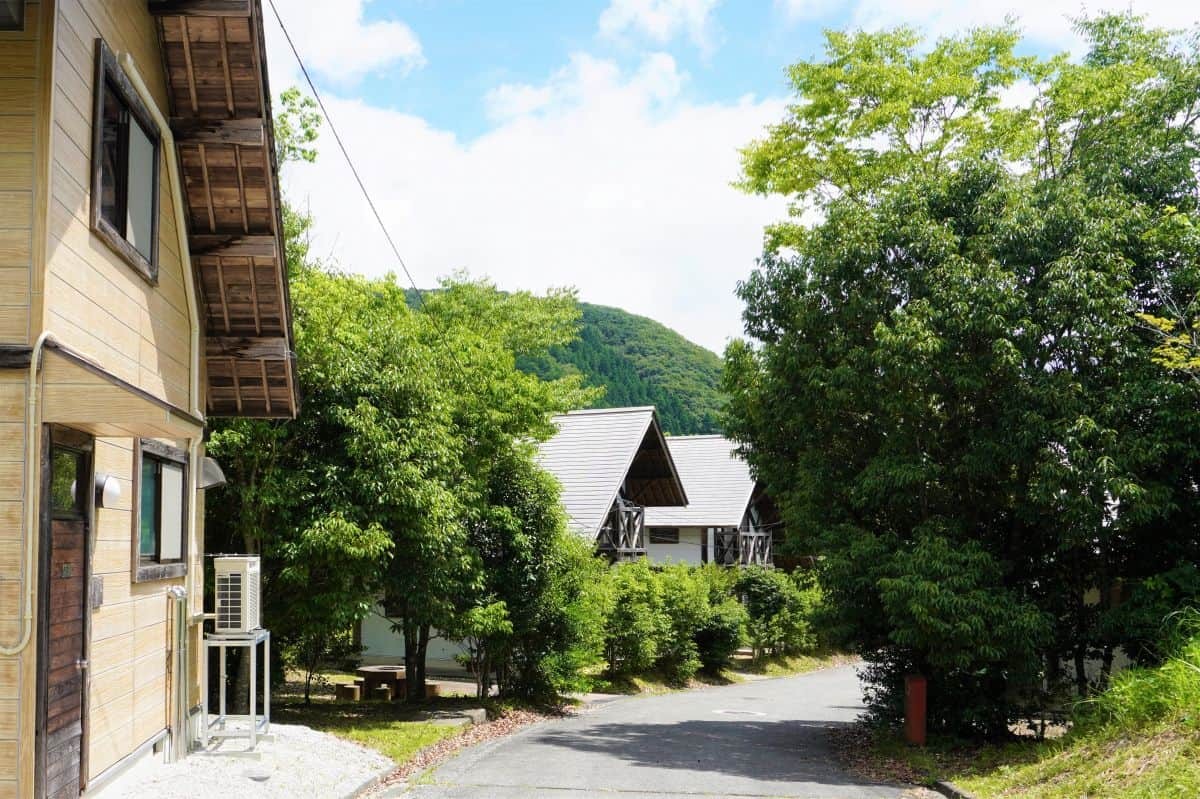 岡山県新見市の名物温泉『グリーンミュージアム神郷温泉』の敷地内