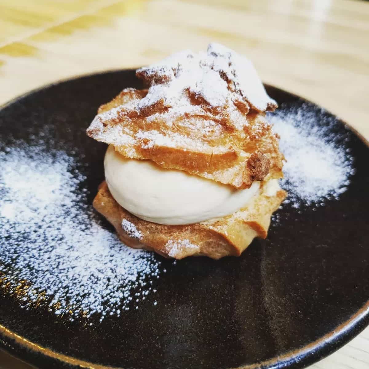 鳥取県米子市の人気焼き菓子店『マコズベイクショップ』のマスカルポーネシュークリーム